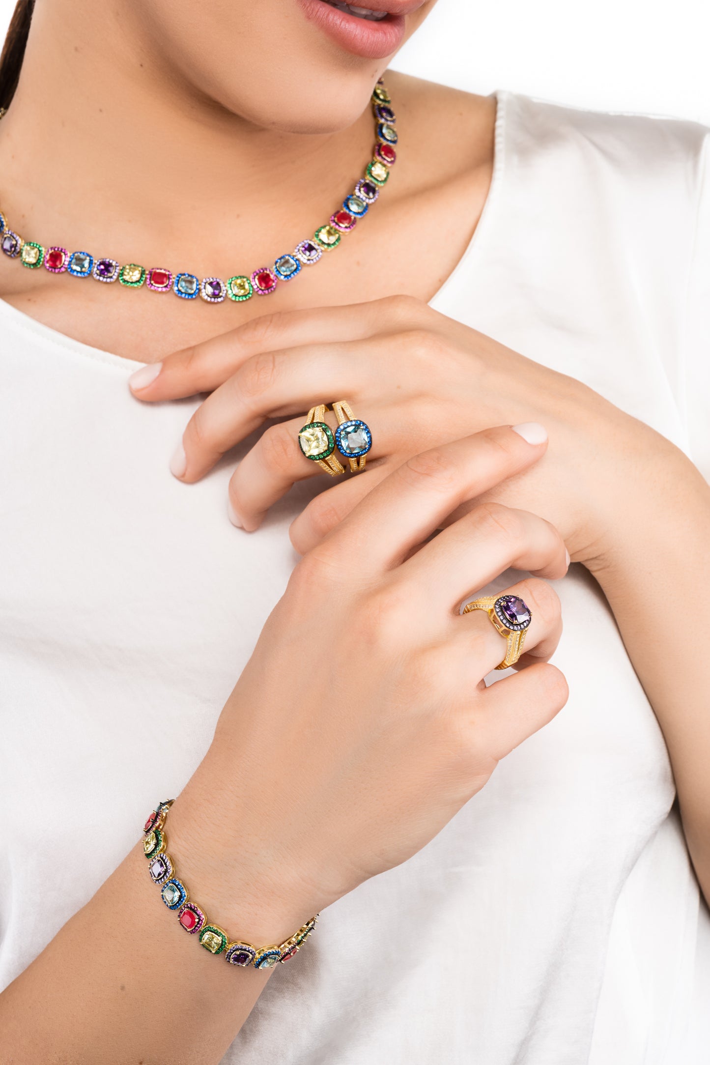 Girocollo Ara Macao in argento 925 placcato oro giallo 18 kt e quartz naturali multicolor